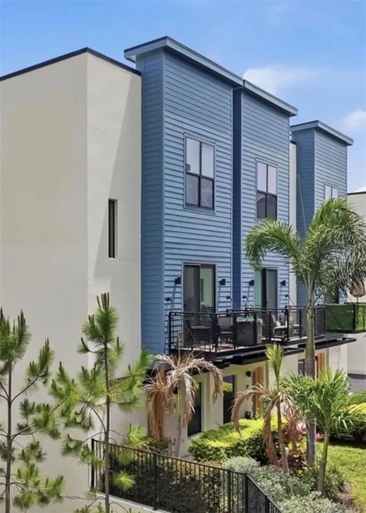 4810 W Mcelroy Avenue Tampa FL 33611