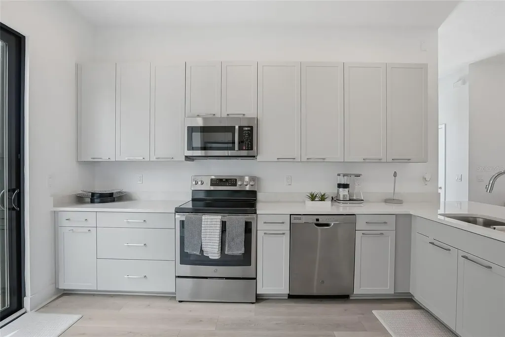4810 W Mcelroy Avenue Tampa FL 33611