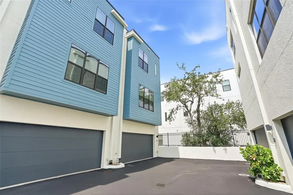 4810 W Mcelroy Avenue Tampa FL 33611