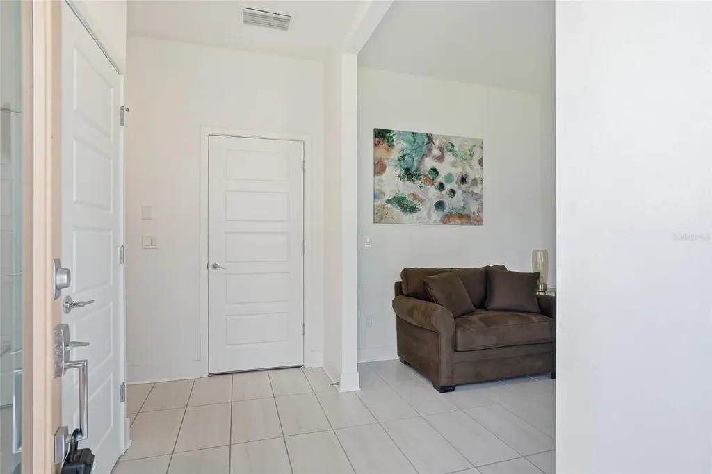 4810 W Mcelroy Avenue Tampa FL 33611