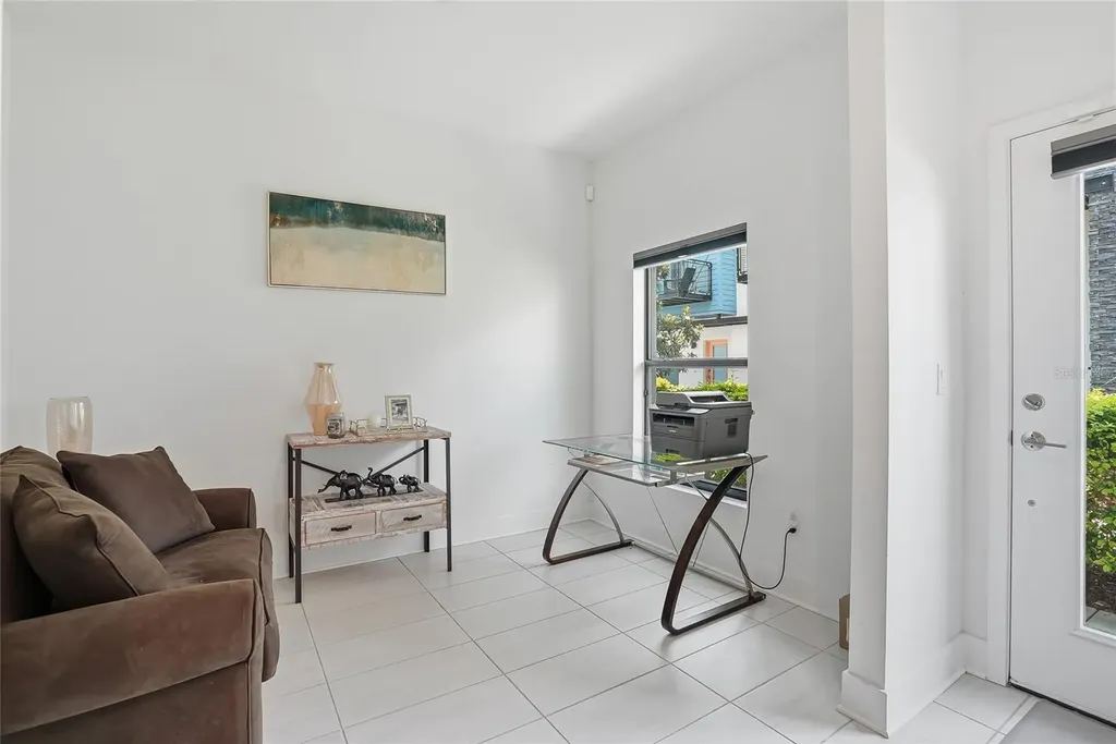 4810 W Mcelroy Avenue Tampa FL 33611