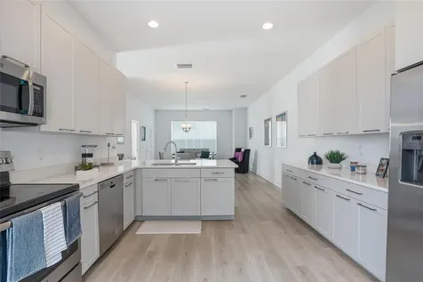 4810 W Mcelroy Avenue Tampa FL 33611