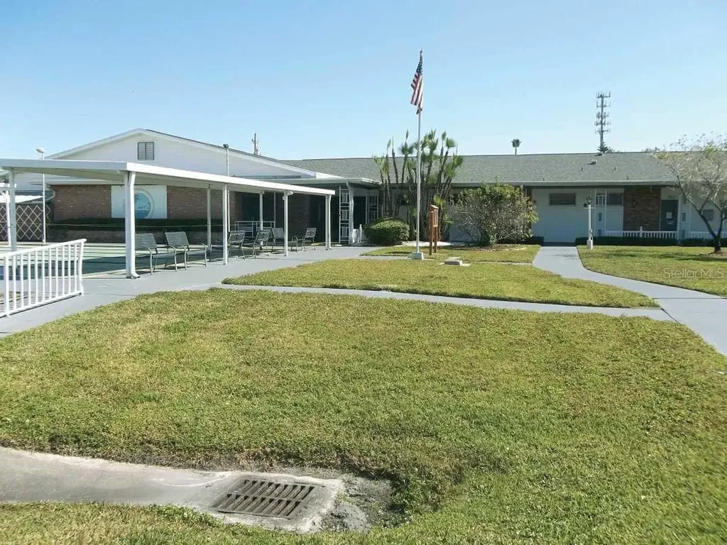 5850 18th Street N St Petersburg FL 33714