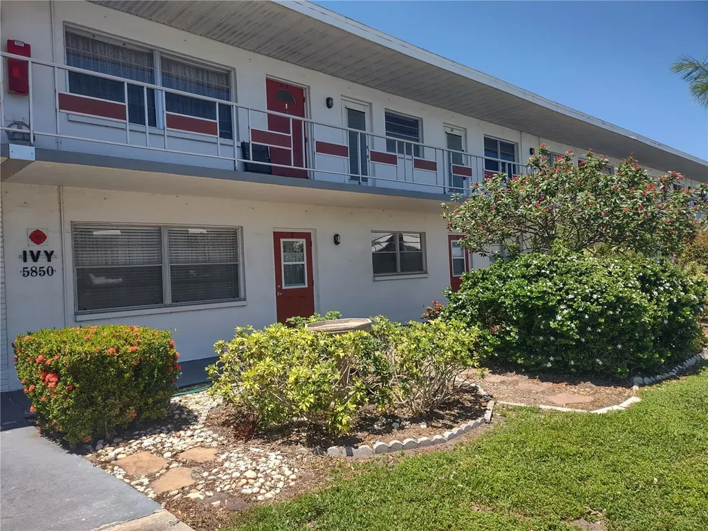 5850 18th Street N St Petersburg FL 33714