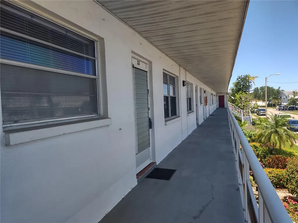 5850 18th Street N St Petersburg FL 33714