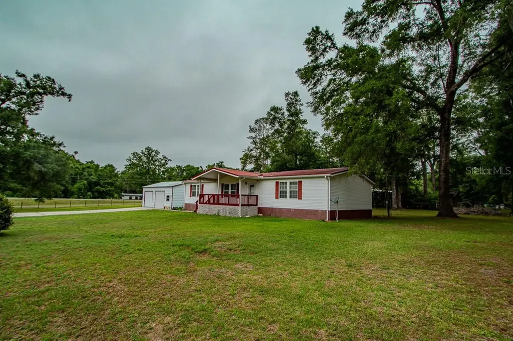 141 SE Maid Marion Lane High Springs FL 32643