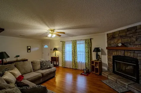 141 SE Maid Marion Lane High Springs FL 32643