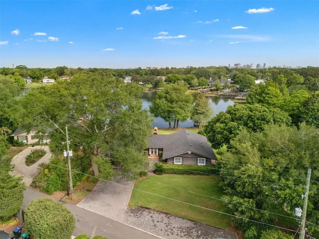 517 Derry Down Road Orlando FL 32806