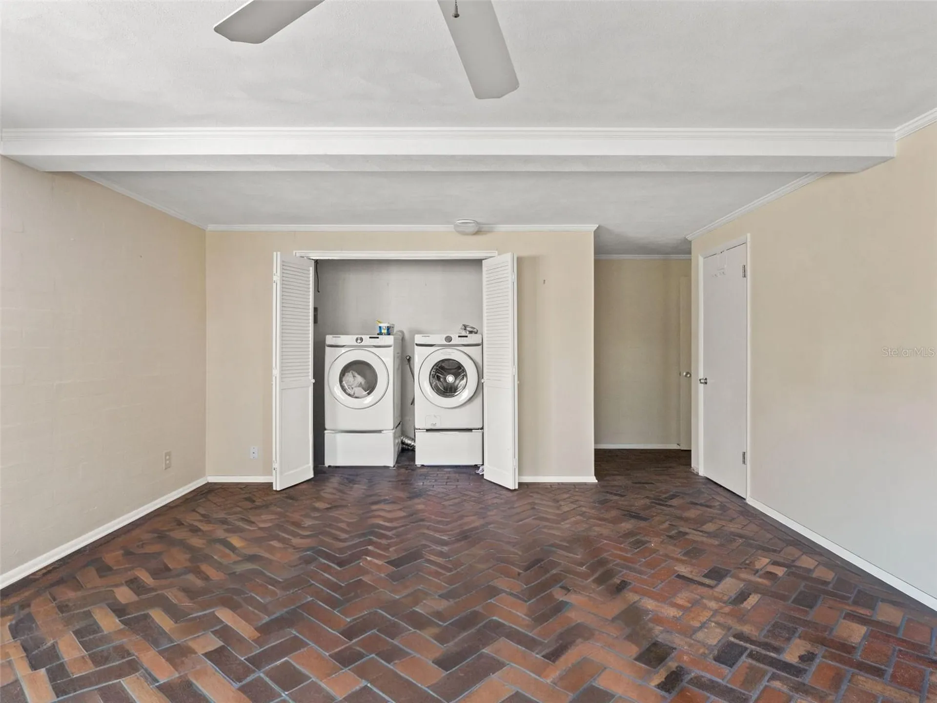 517 Derry Down Road Orlando FL 32806