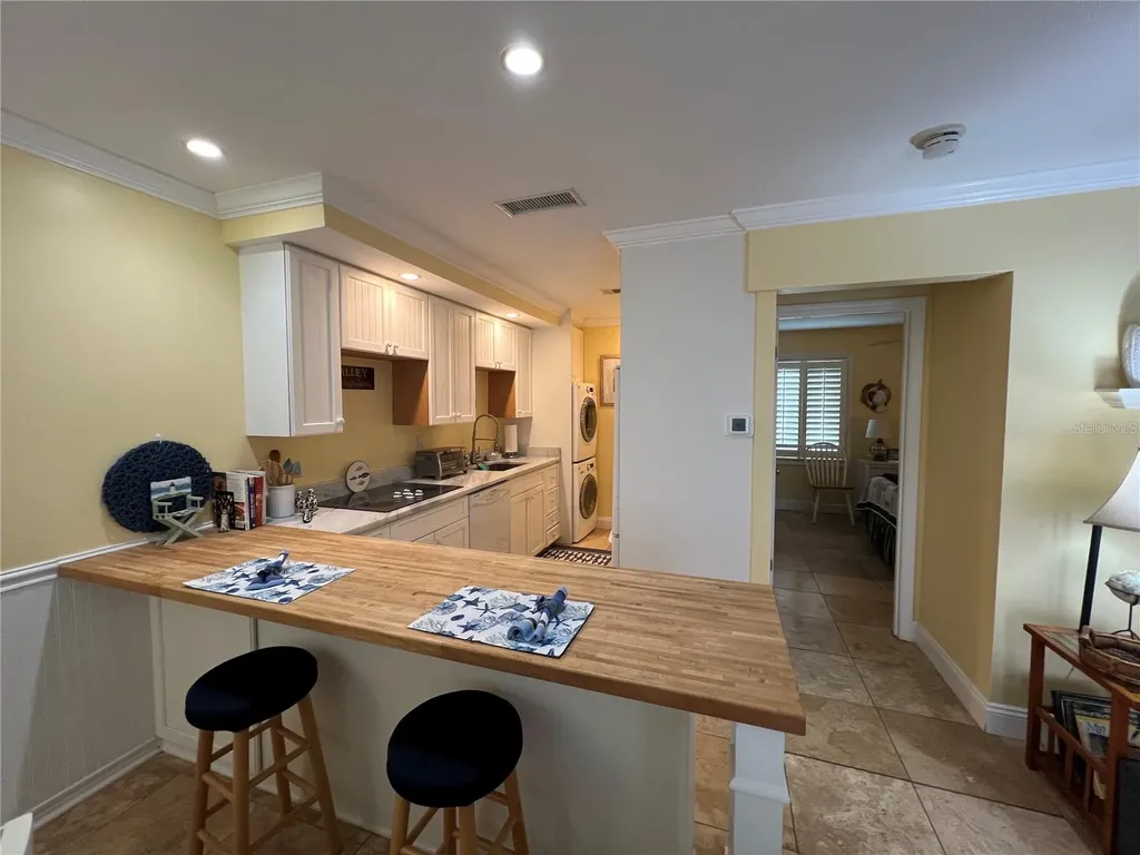 5164 Beach Drive SE St Petersburg FL 33705