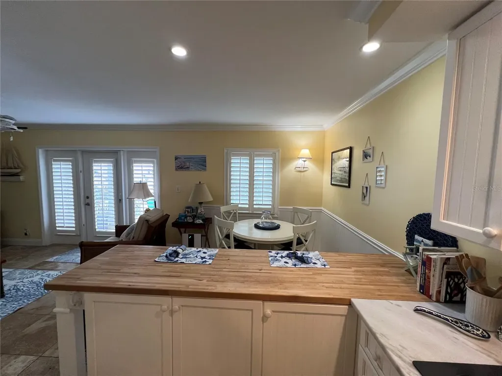 5164 Beach Drive SE St Petersburg FL 33705