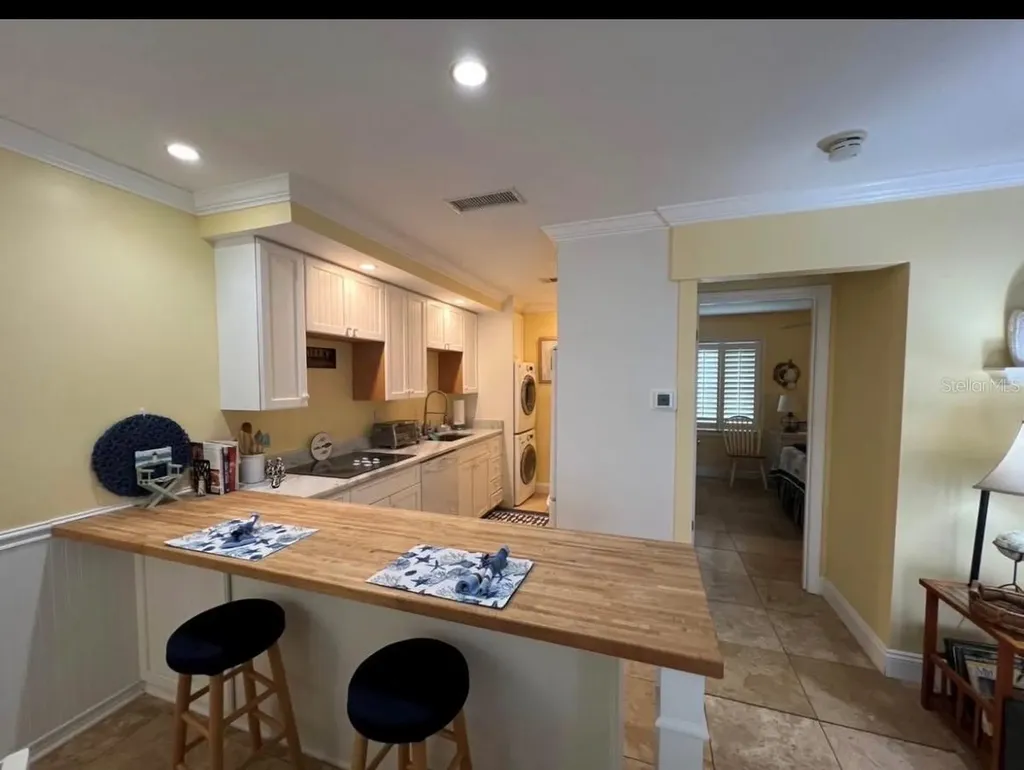 5164 Beach Drive SE St Petersburg FL 33705