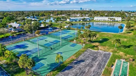 5164 Beach Drive SE St Petersburg FL 33705