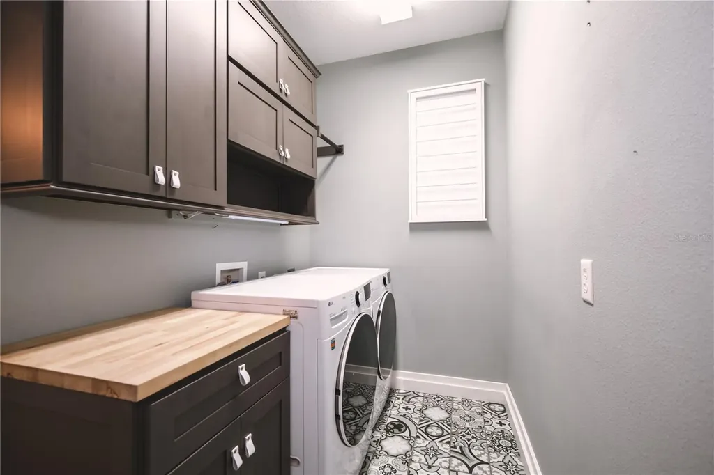 5546 Whitehead Street Bradenton FL 34203
