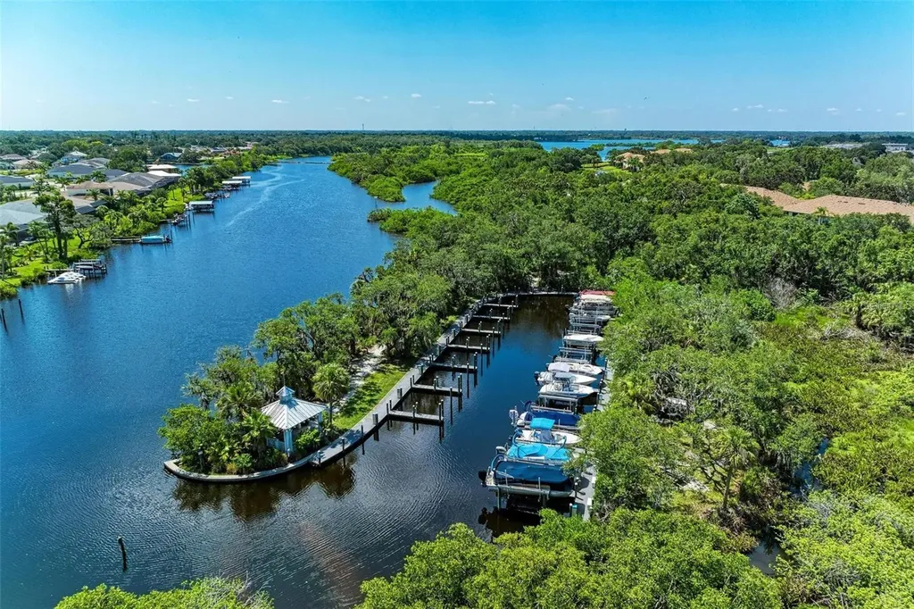5546 Whitehead Street Bradenton FL 34203