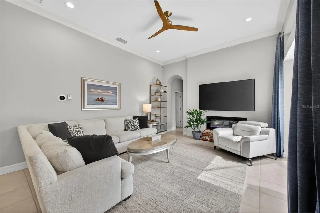 6724 The Masters Avenue Lakewood Ranch FL 34202