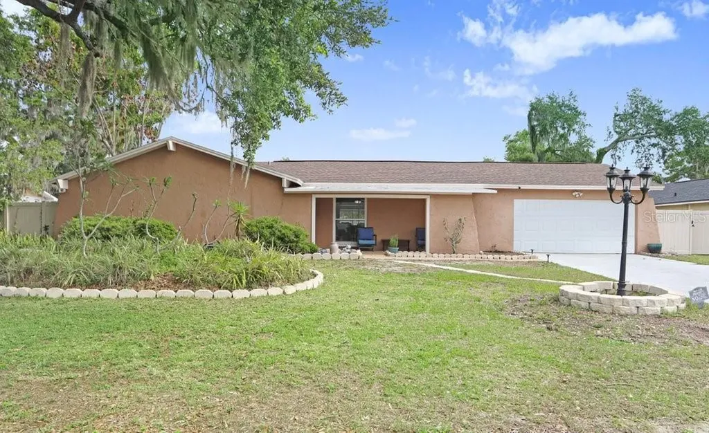 1204 Lady Guinevere Drive Valrico FL 33594