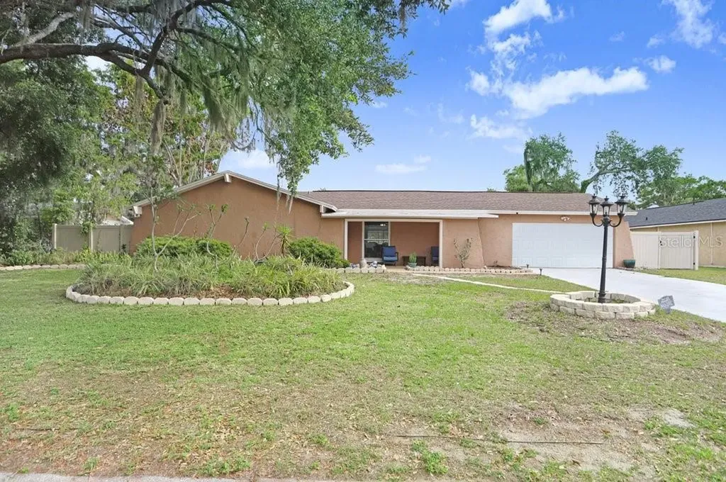 1204 Lady Guinevere Drive Valrico FL 33594