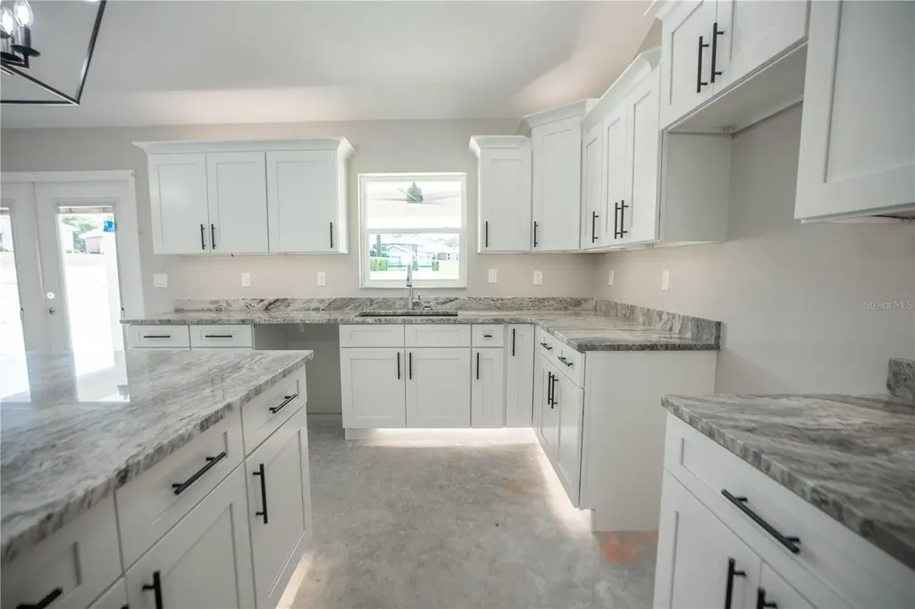 6595 SW 179th Court Road Dunnellon FL 34432
