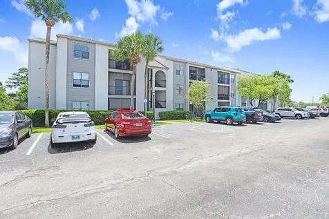 2030 Cascades Boulevard Kissimmee FL 34741