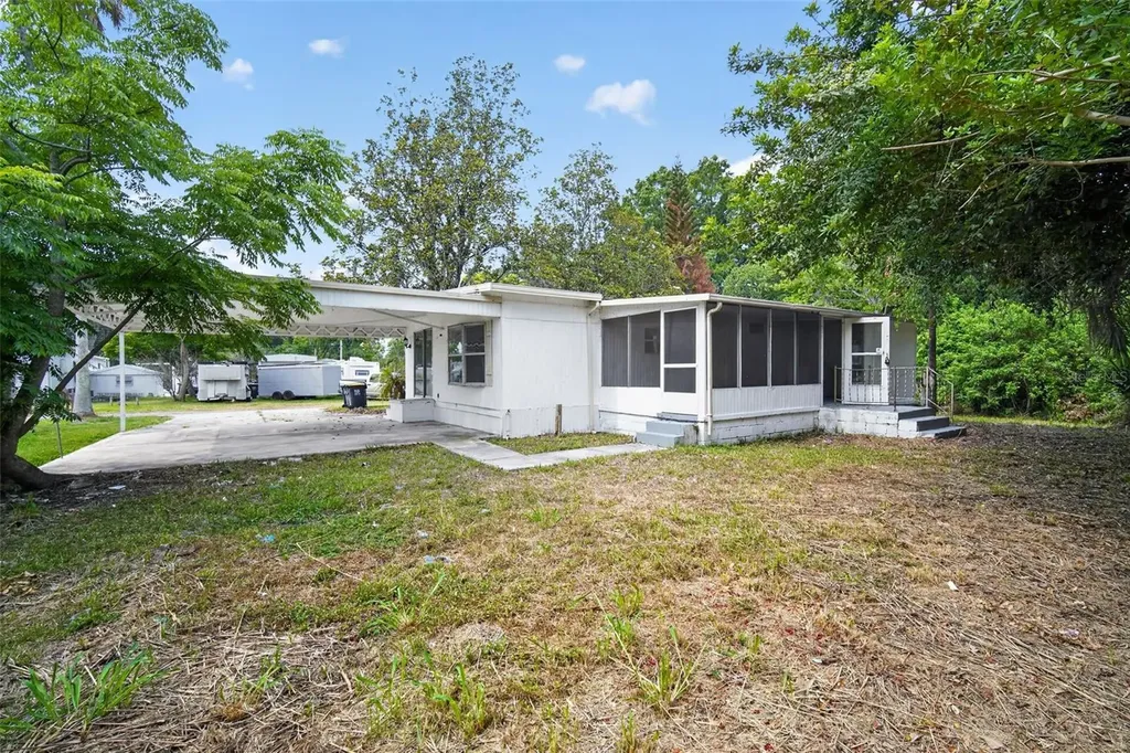 3302 Peachtree Hill Road Lakeland FL 33801