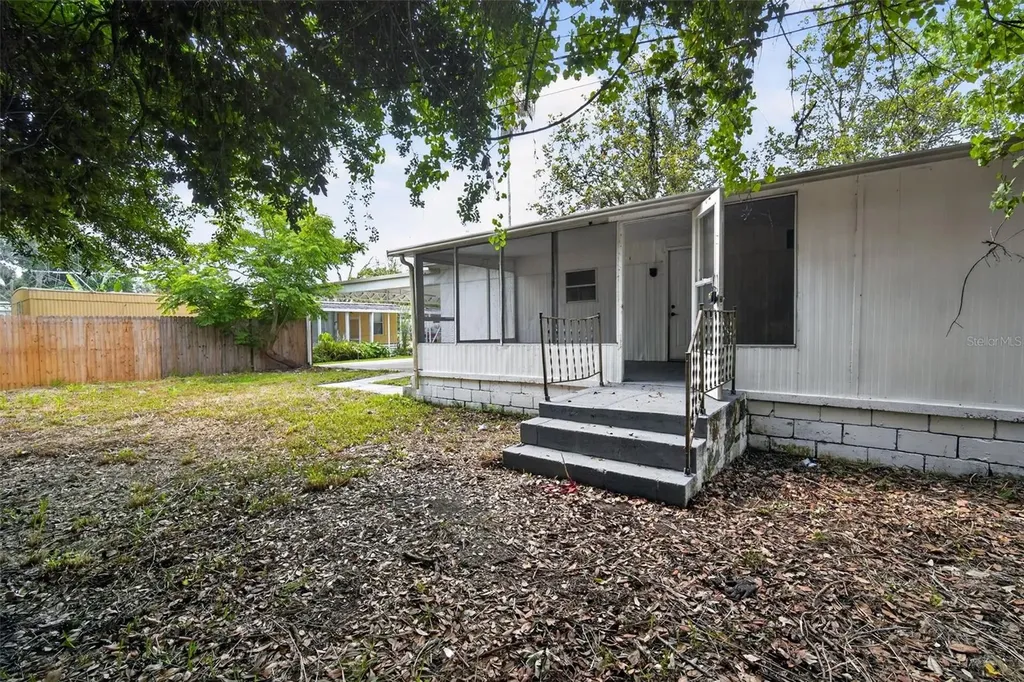 3302 Peachtree Hill Road Lakeland FL 33801