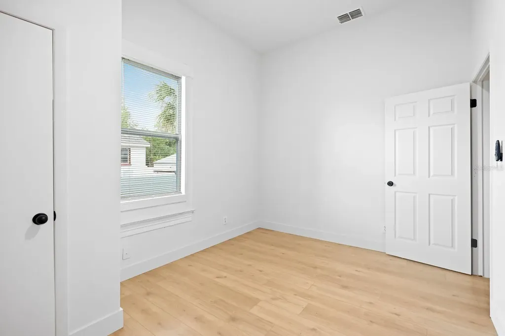 2006 E Columbus Drive Tampa FL 33605