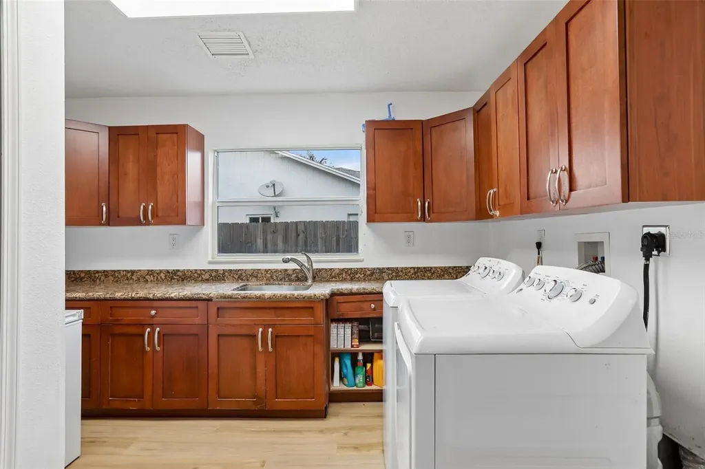 1525 Kestrel Way Brandon FL 33511