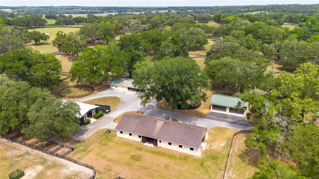 6157 W Highway 329 Reddick FL 32686