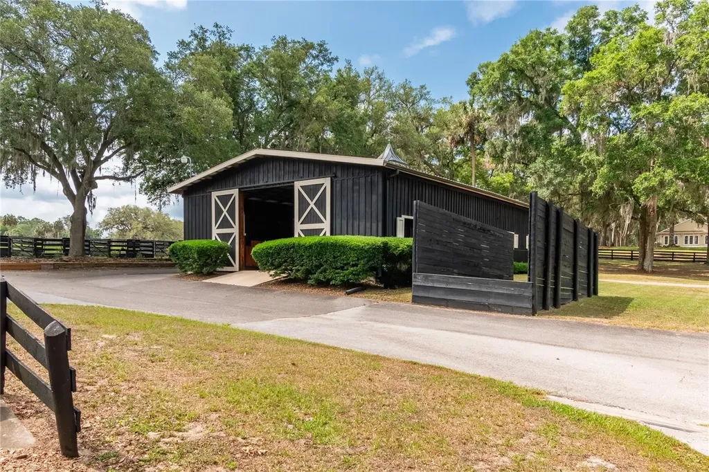 6157 W Highway 329 Reddick FL 32686