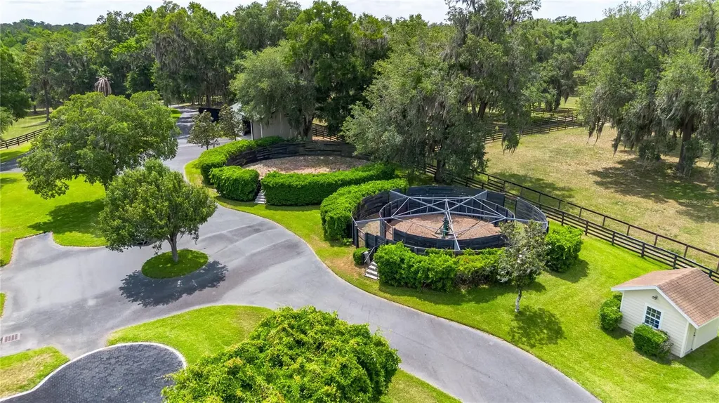 6157 W Highway 329 Reddick FL 32686