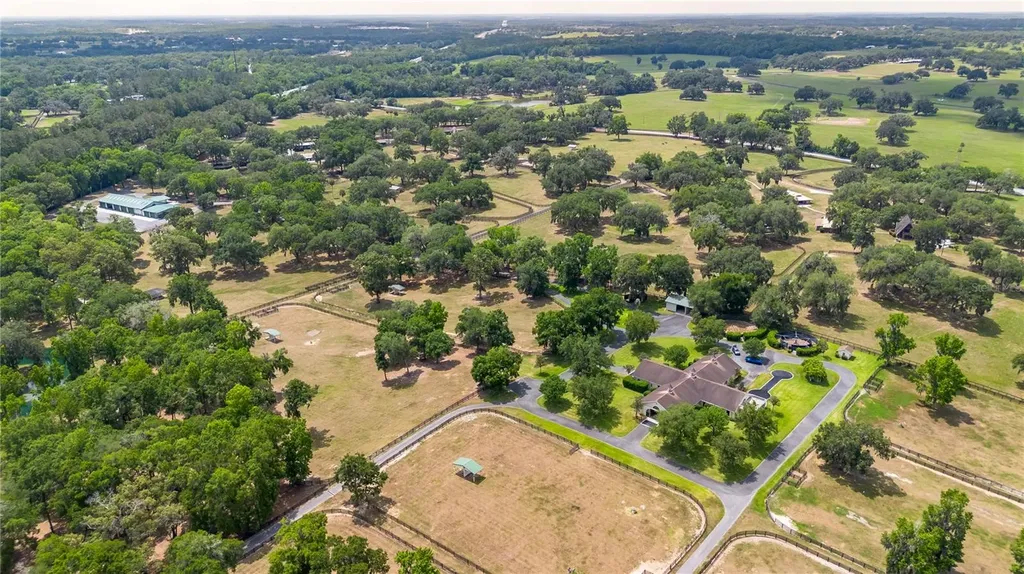 6157 W Highway 329 Reddick FL 32686
