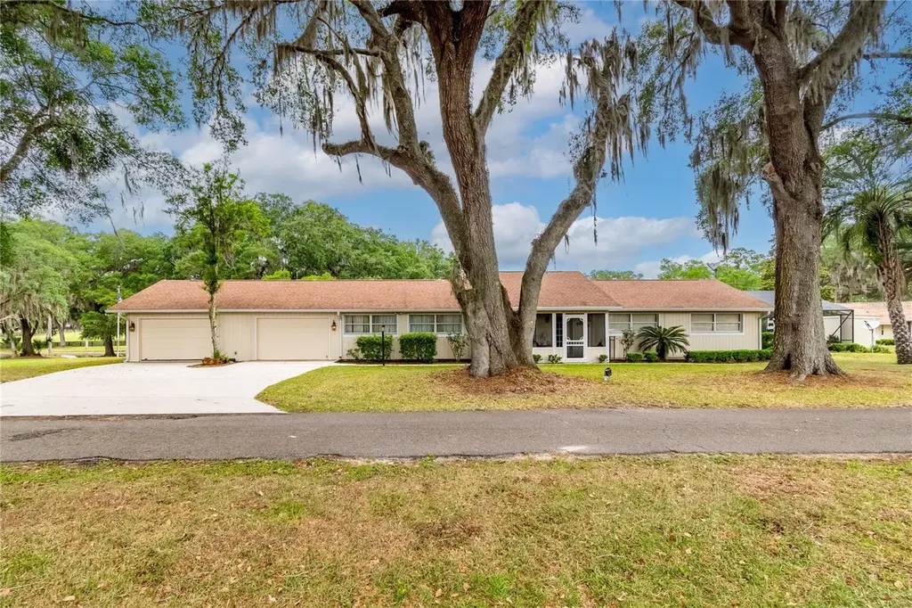6157 W Highway 329 Reddick FL 32686