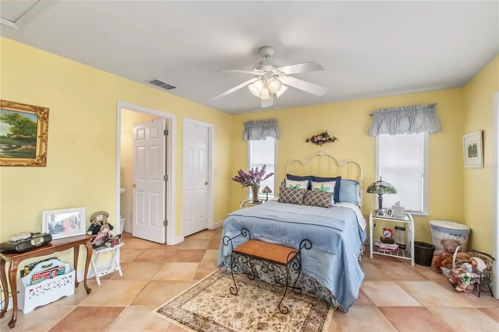 6157 W Highway 329 Reddick FL 32686