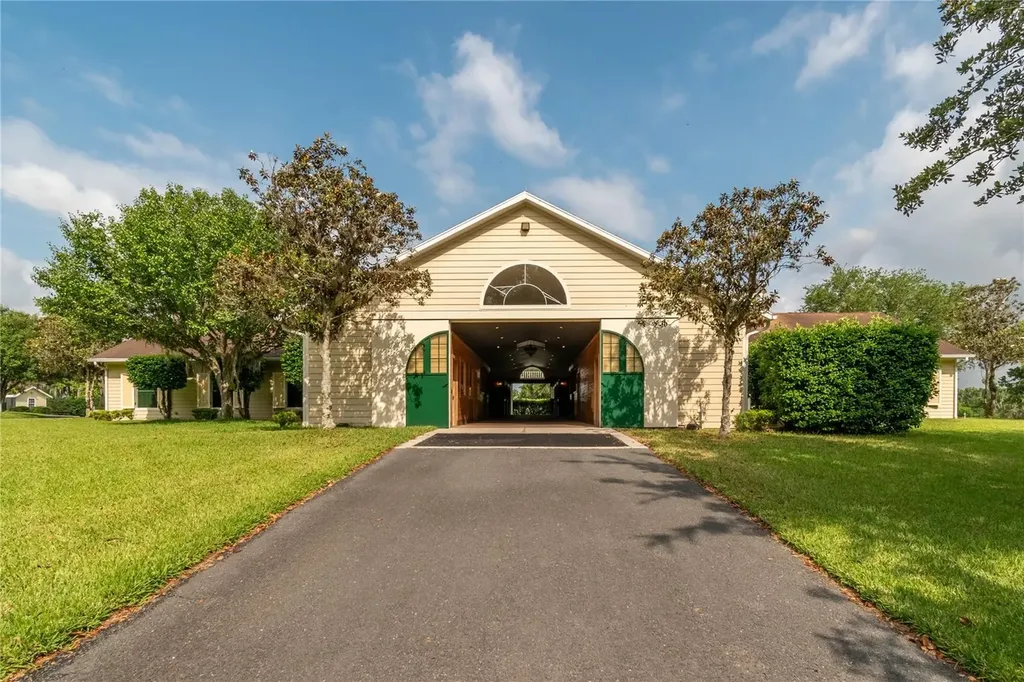 6157 W Highway 329 Reddick FL 32686