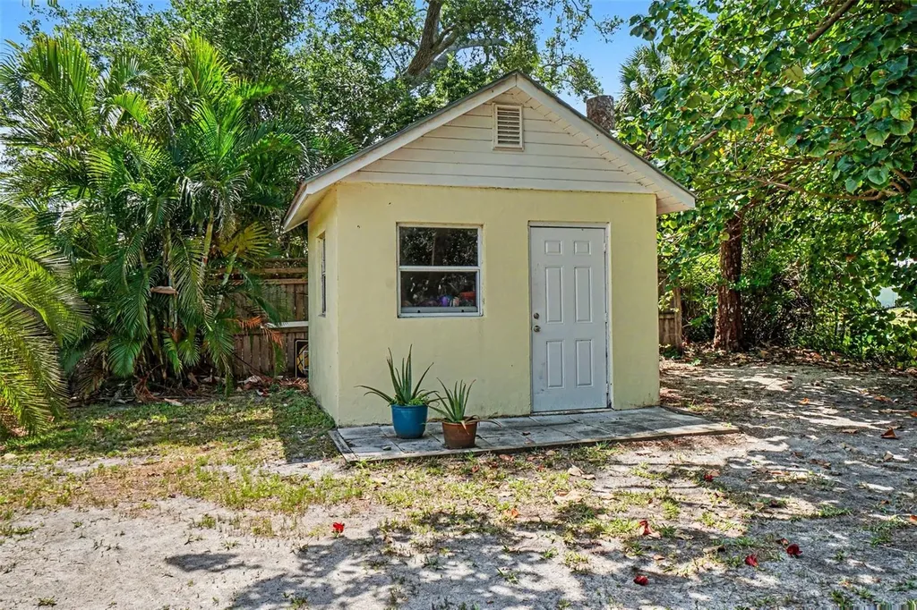 413 Pameto Road Nokomis FL 34275
