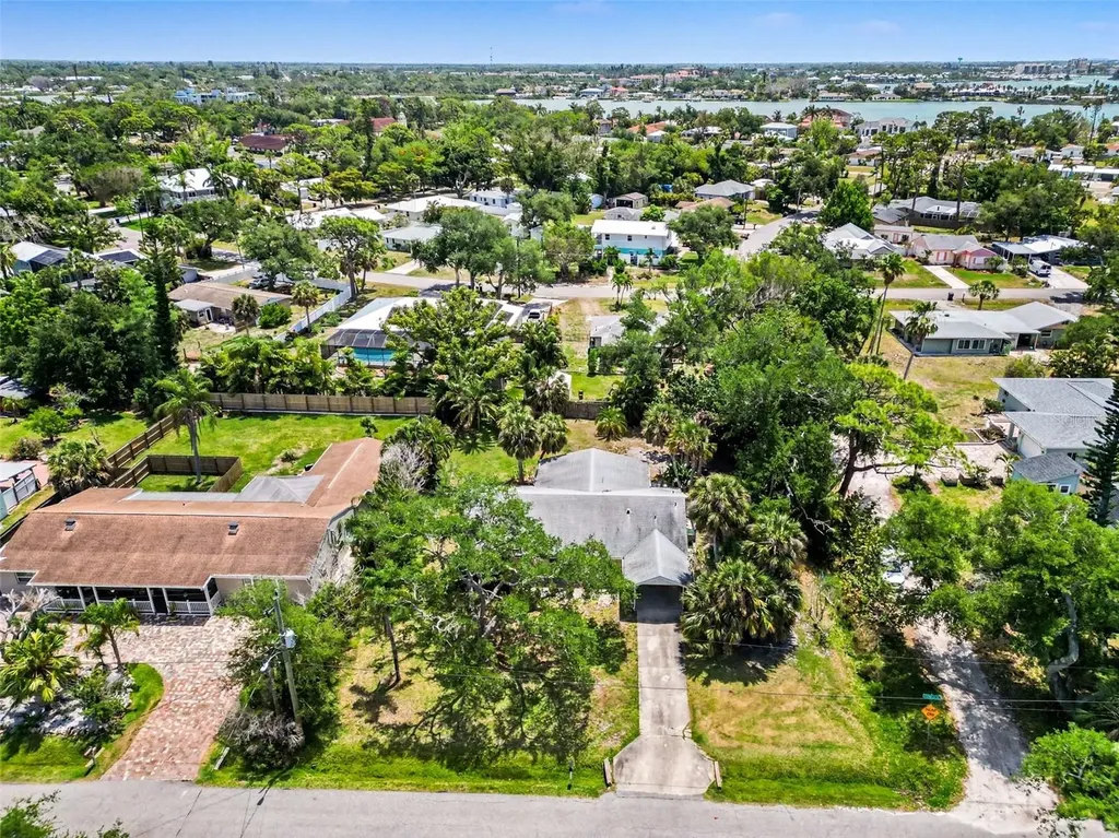 413 Pameto Road Nokomis FL 34275