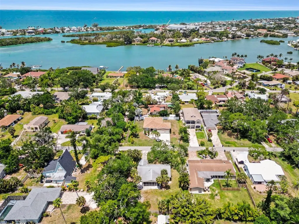 413 Pameto Road Nokomis FL 34275