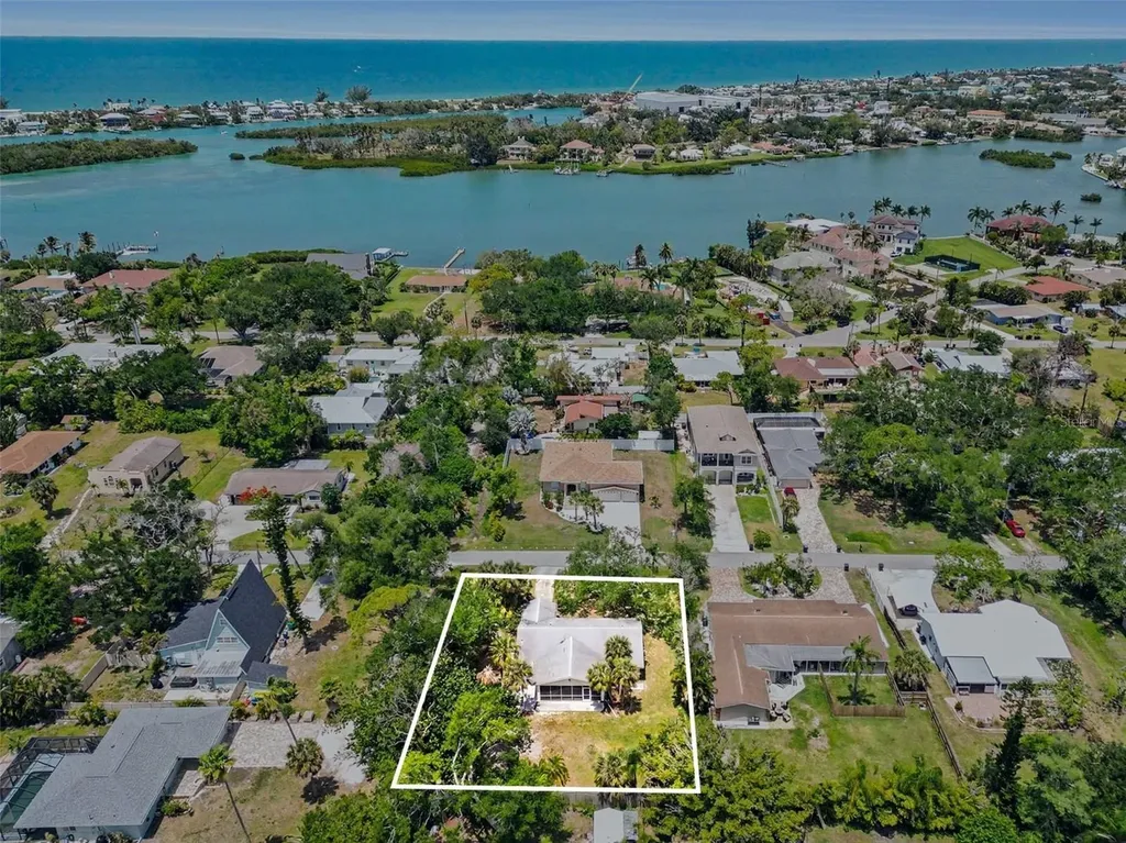 413 Pameto Road Nokomis FL 34275