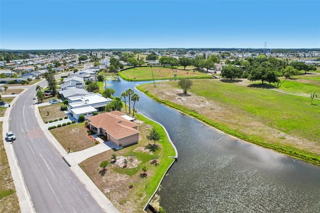 1008 La Jolla Sun City Center FL 33573