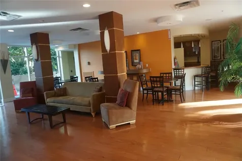 470 3rd Street S St Petersburg FL 33701