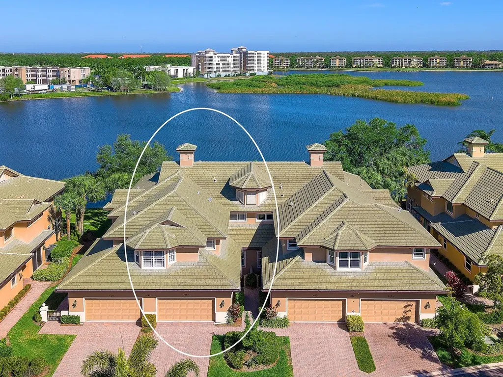 6427 Moorings Point Circle Lakewood Ranch FL 34202