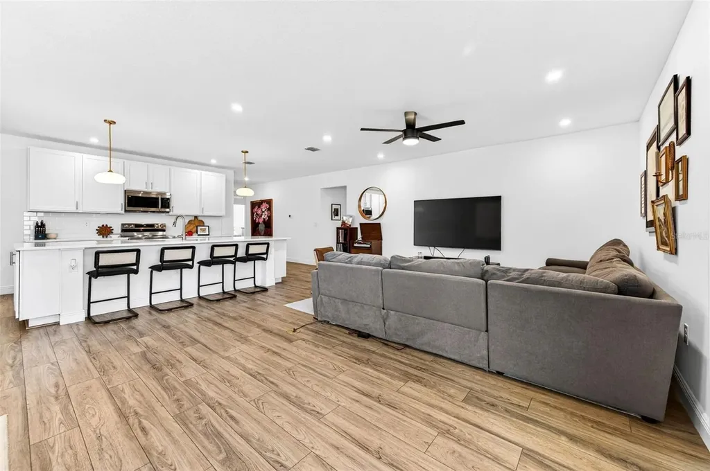 2530 Roygaris Street NW Palm Bay FL 32907