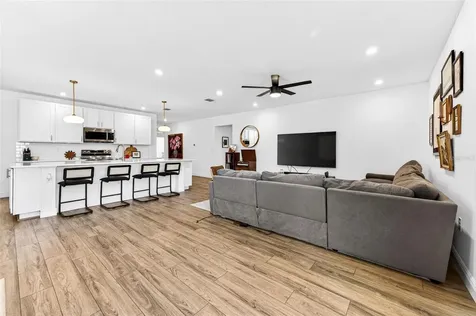 2530 Roygaris Street NW Palm Bay FL 32907