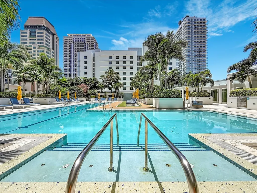 100 1st Avenue N St Petersburg FL 33701