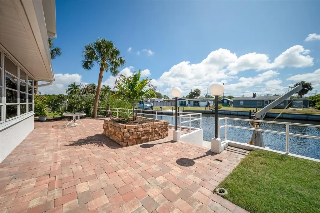 1711 Riverside Drive Englewood FL 34223