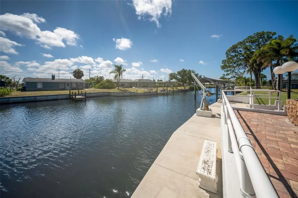 1711 Riverside Drive Englewood FL 34223