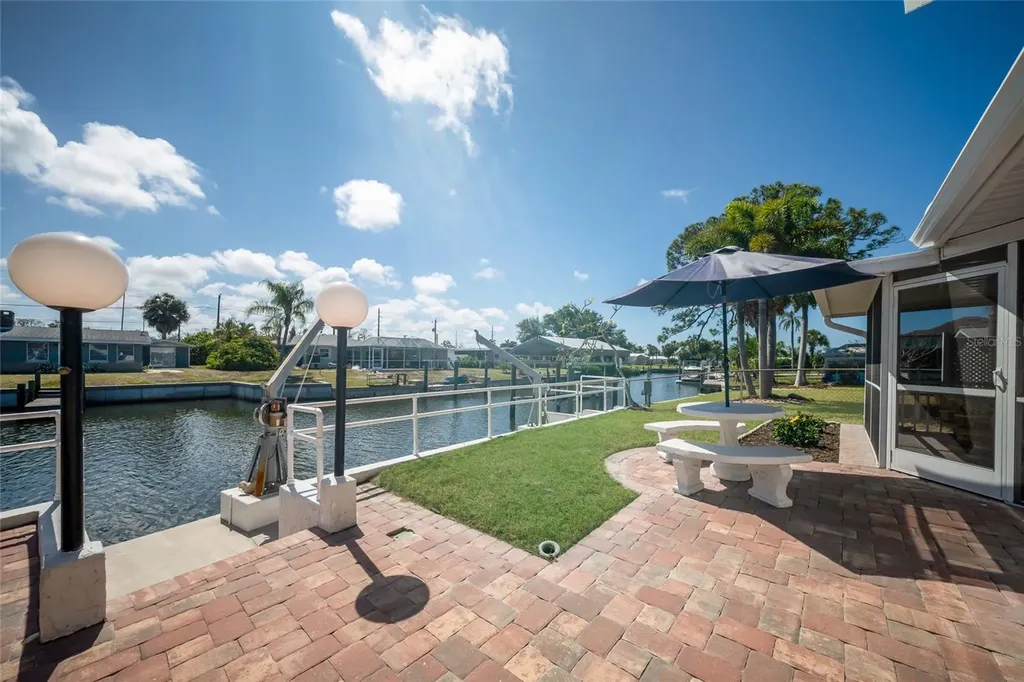 1711 Riverside Drive Englewood FL 34223