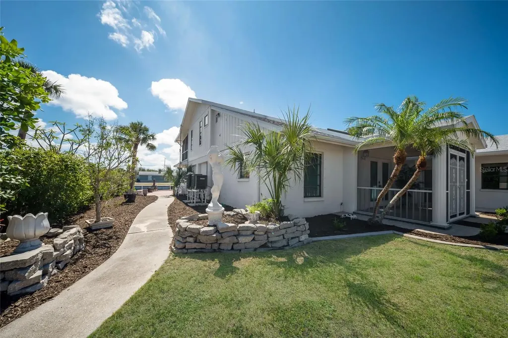 1711 Riverside Drive Englewood FL 34223