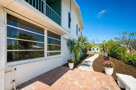 1711 Riverside Drive Englewood FL 34223